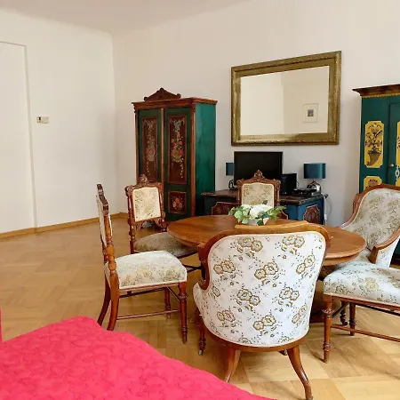 Small Luxury Palace Hotell Prag