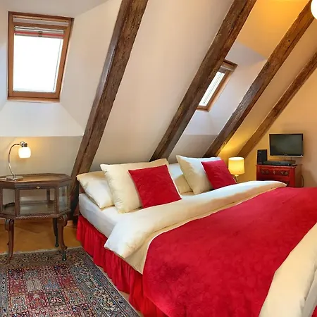 Small Luxury Palace 4* Prag