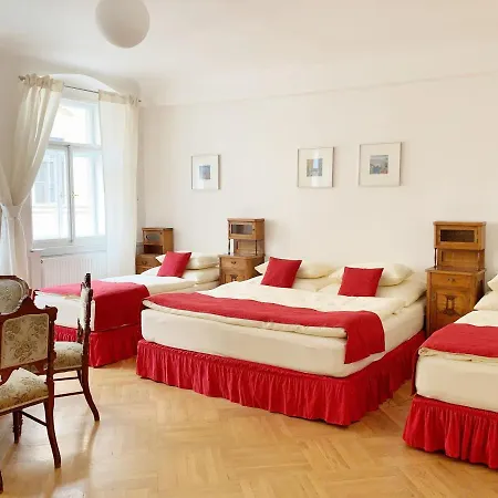 Small Luxury Palace Hotell Prag