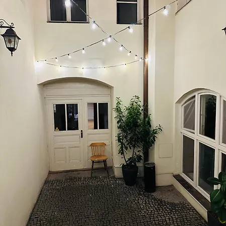 Small Luxury Palace Hotell 4*