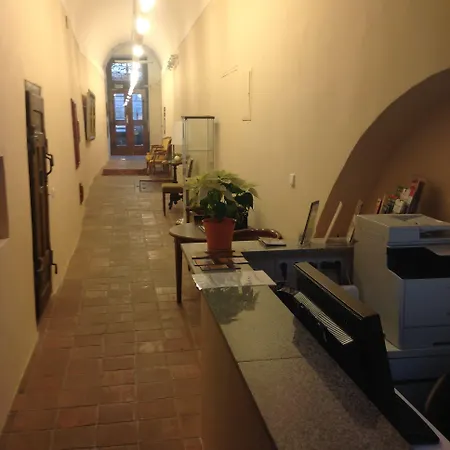 Hotell Small Luxury Palace