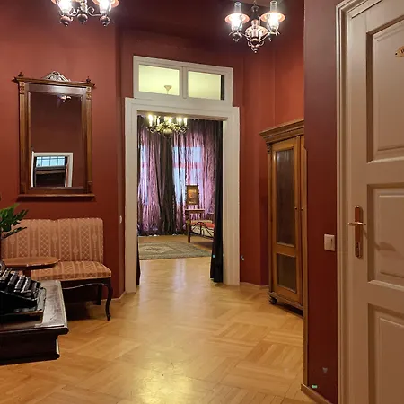 Small Luxury Palace فندق 4*