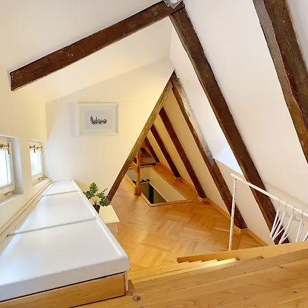 Small Luxury Palace Hotell Prag