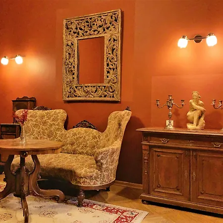 Small Luxury Palace 4*