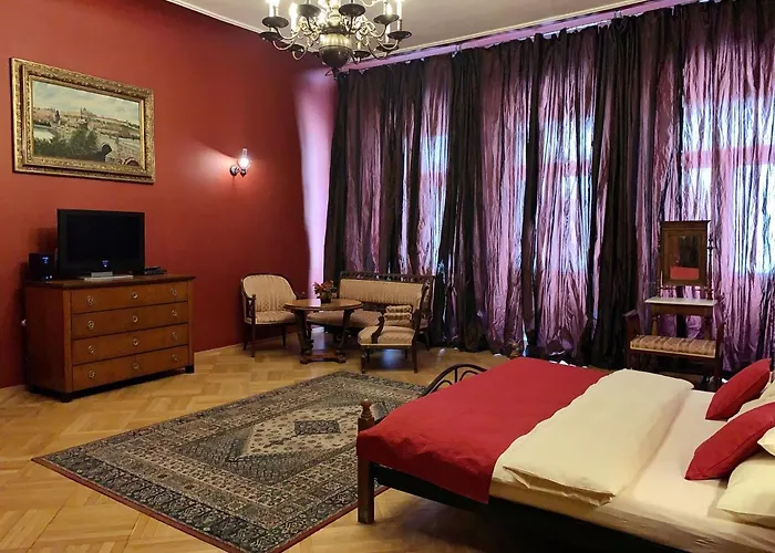 Small Luxury Palace 4* براغ