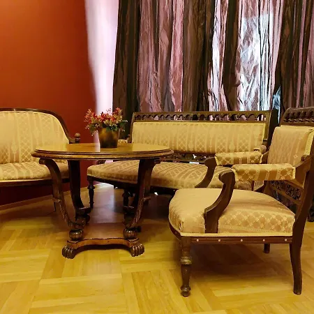 Small Luxury Palace Praga