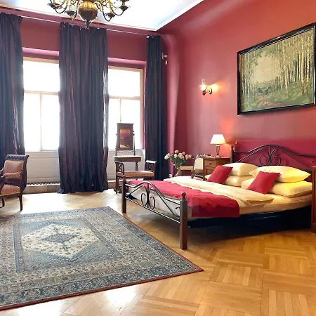 Small Luxury Palace Praga