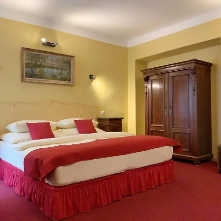 מלון Small Luxury Palace פראג