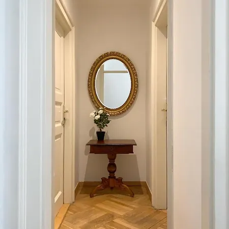 Small Luxury Palace Hotel 4*
