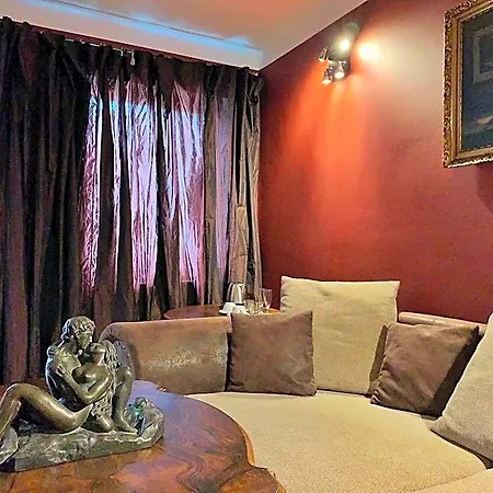 Small Luxury Palace Praga