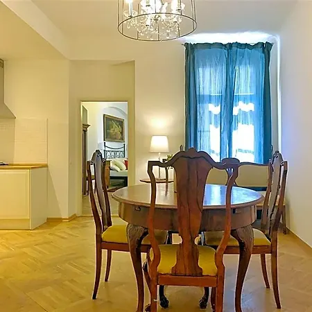 Small Luxury Palace Praga