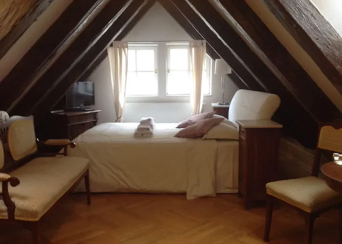 Ξενοδοχείο Small Luxury Palace 4*