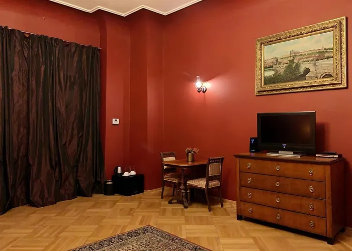 Small Luxury Palace Hotel 4*