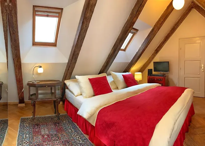 Small Luxury Palace 4* Prag