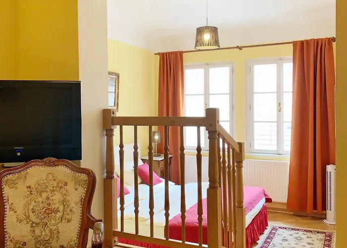 Small Luxury Palace Hotel 4*