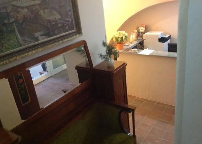Small Luxury Palace 4*