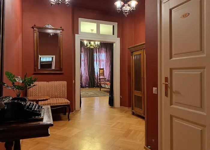 Small Luxury Palace Hotel 4*