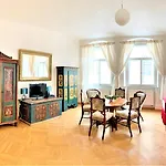 Hotel Small Luxury Palace
